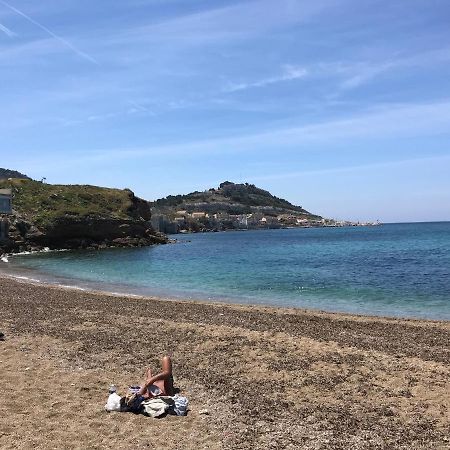 Le Cabanon Bleu Sur La Plage มาร์กเซย ภายนอก รูปภาพ