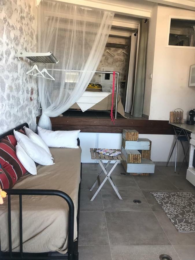 Le Cabanon Bleu Sur La Plage มาร์กเซย ภายนอก รูปภาพ